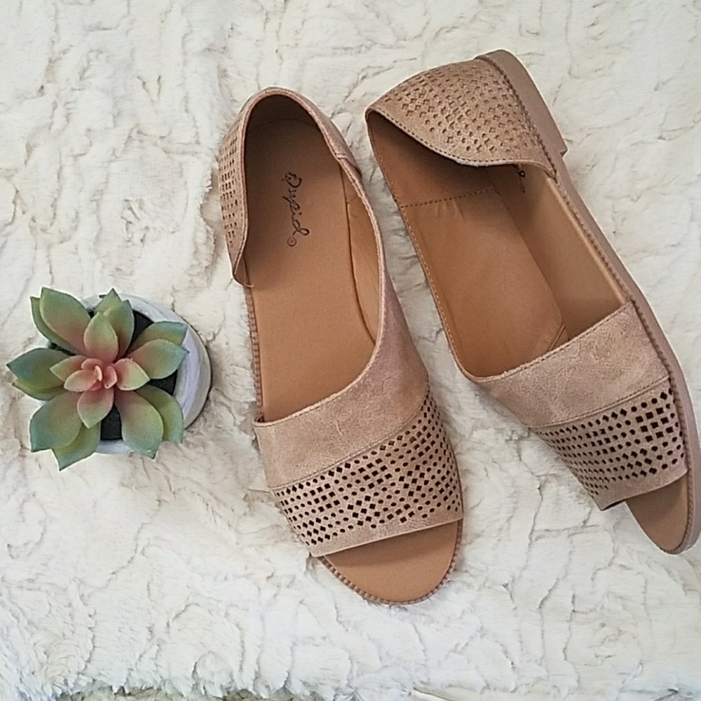 ❣Open Toe Laser Cutout Flats❣ - Picture 5 of 5